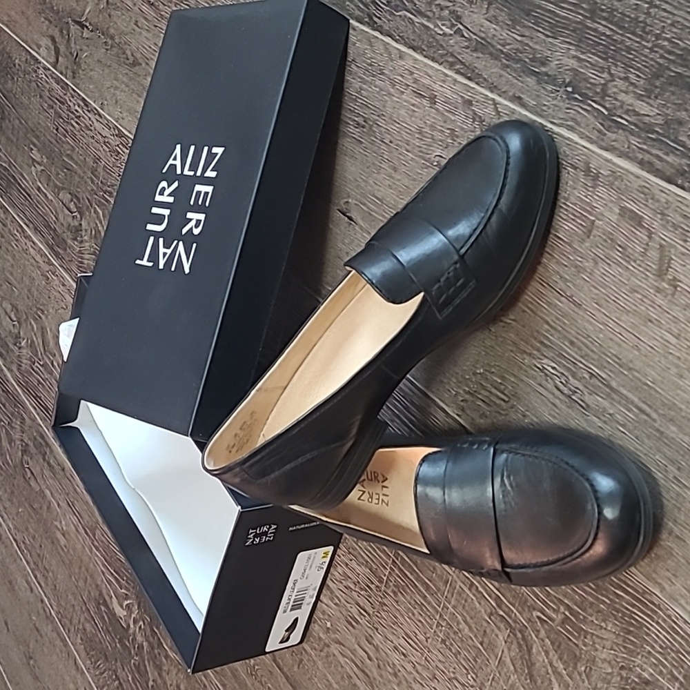 Naturalizer Milo Loafers Genuine Leather Womens Size 9.5